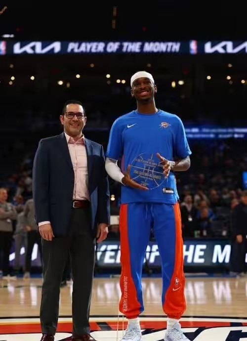 库里重要时刻出色发挥,澳大利亚队带队取胜!引发球迷热议的简单介绍 库里重要时刻出色发挥,澳大利亚队带队取胜!引发球迷热议的简单介绍