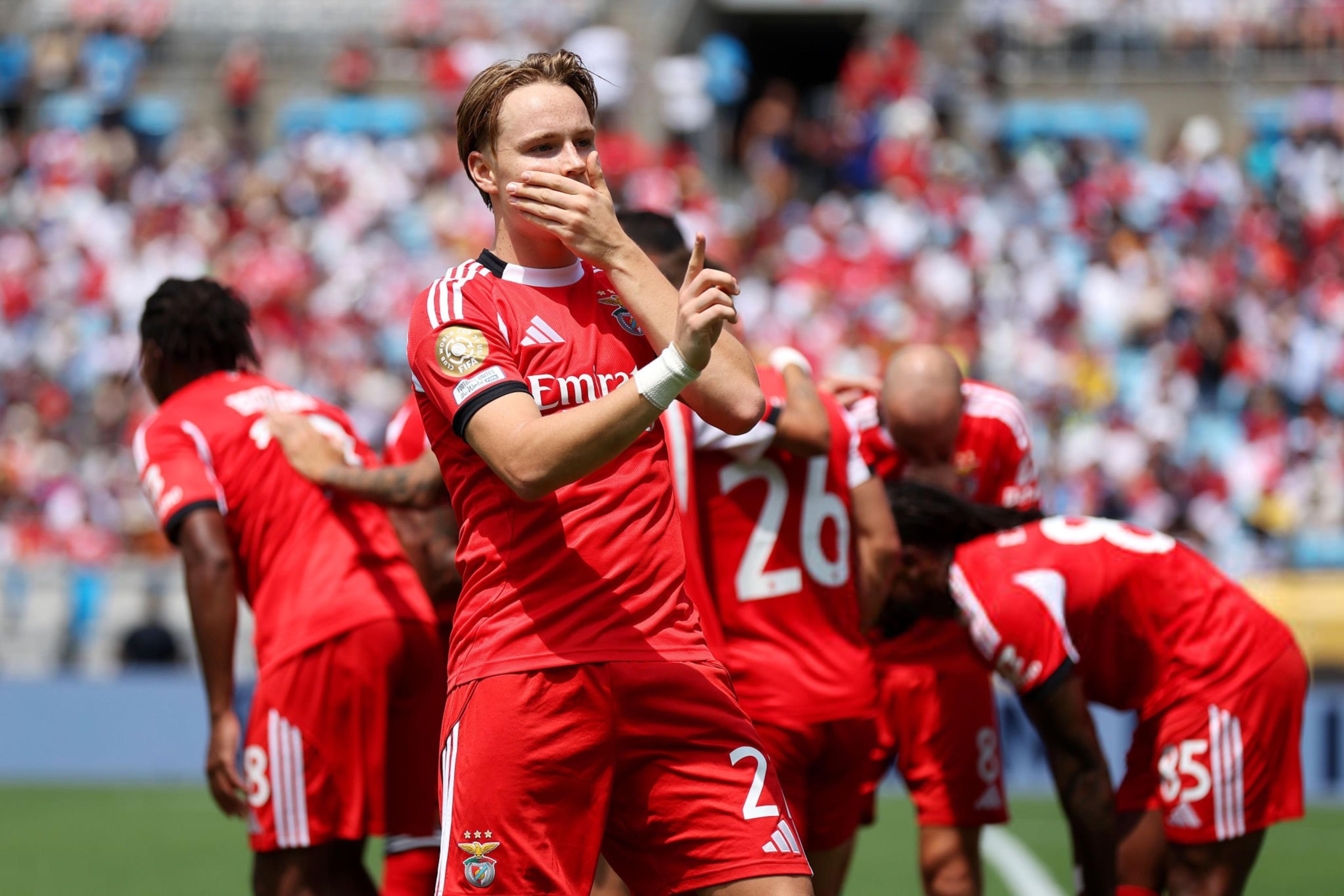 包含国王杯四强战爆出冷门!马德里竞技鏖战本菲卡,争冠形势突变的词条 包含国王杯四强战爆出冷门!马德里竞技鏖战本菲卡,争冠形势突变的词条